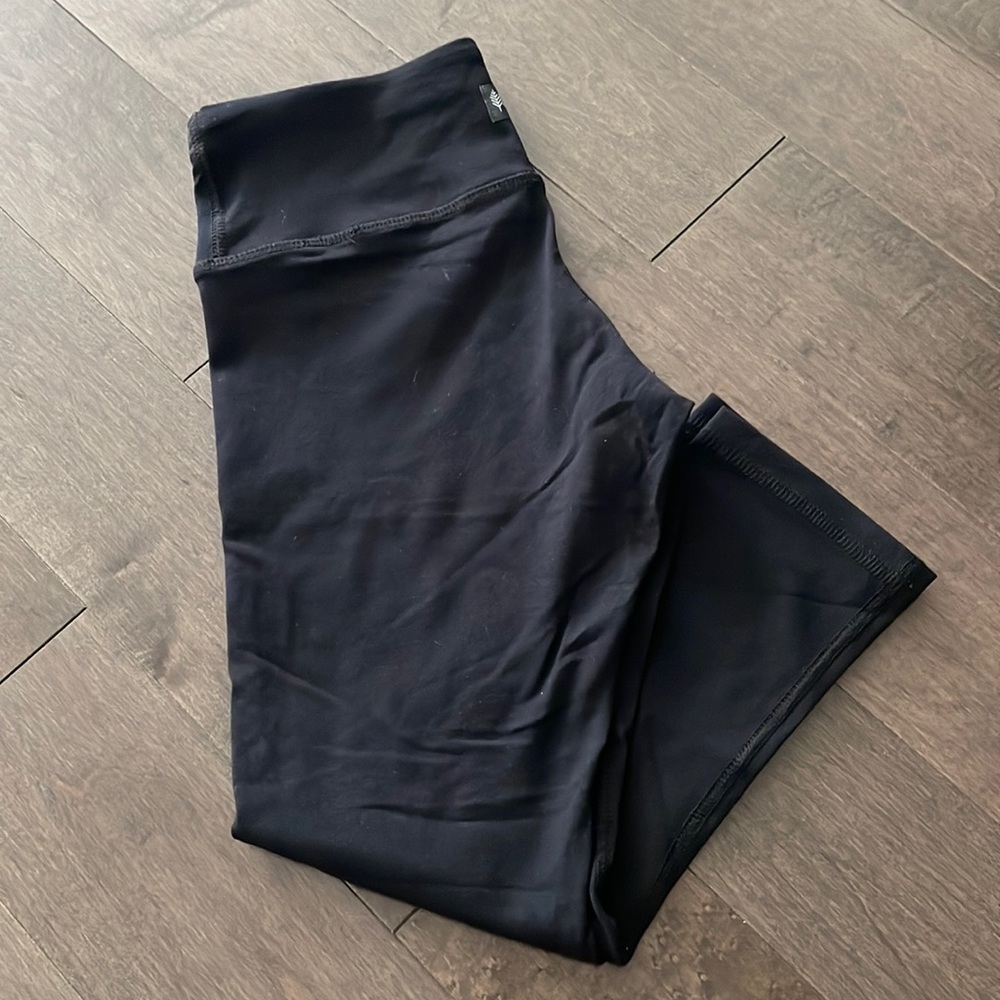 Cory Vines black cropped leggings